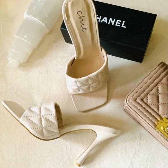 •Kelly• Quilted Slide Heel Sandal - Picture 4 of 8